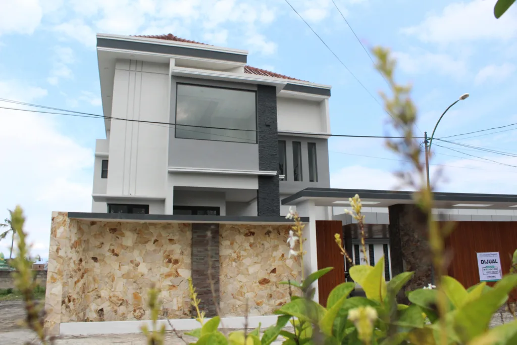 (BWI AI.021) Dijual Rumah Strategis di Kel. Kebalenan, Kec. Banyuwangi, Kab. Banyuwangi - foto 1